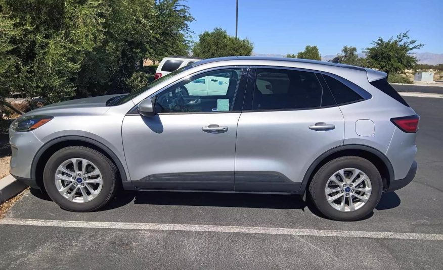 2020 FORD ESCAPE SE SPORT UTILITY 4D