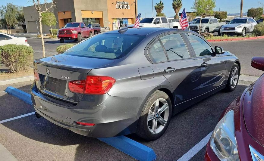 2013 BMW 3 Series 328i xDrive Sedan 4D