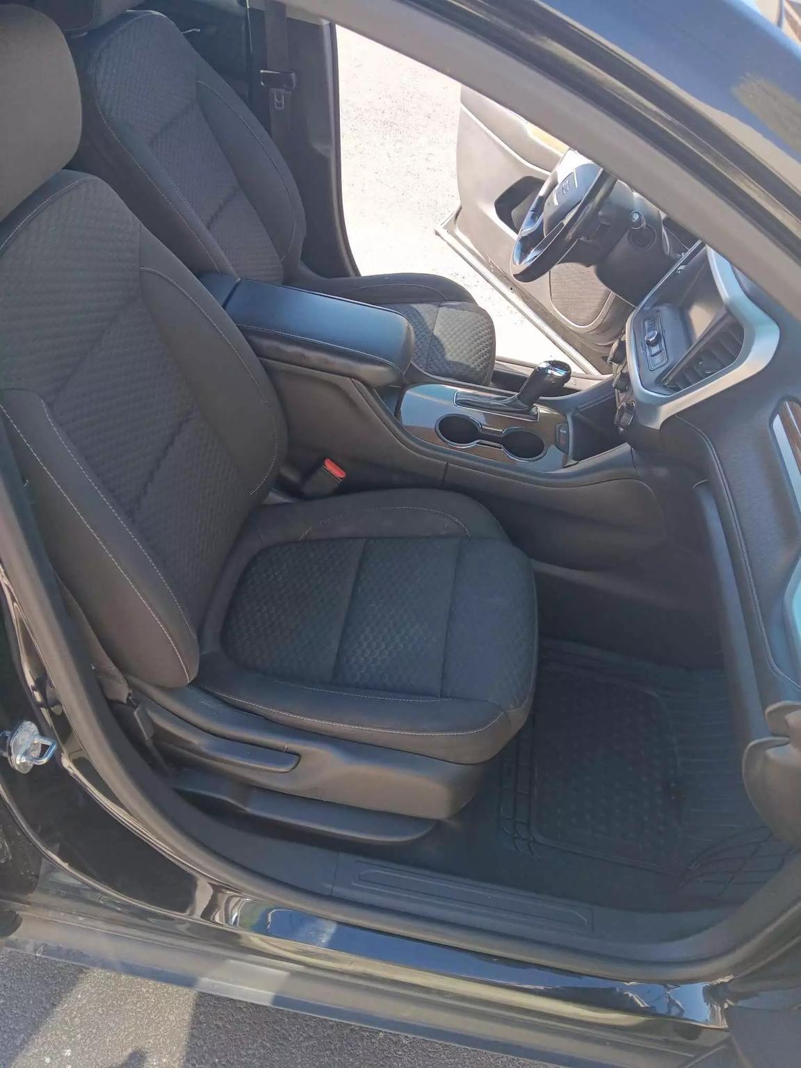 2018 GMC Acadia SLE-1 Sport Utility 4D