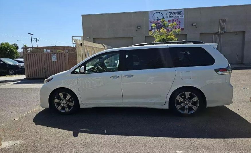 2014 Toyota Sienna SE Minivan 4D