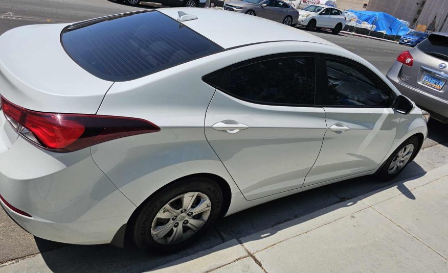 2016 Hyundai Elantra SE Sedan 4D