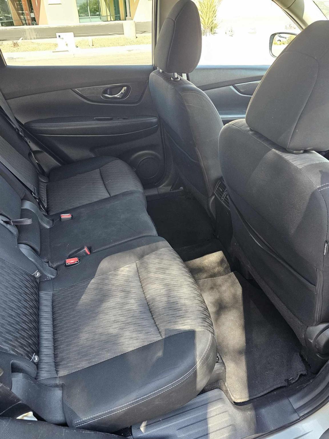 2017 Nissan Rogue SV Sport Utility 4D