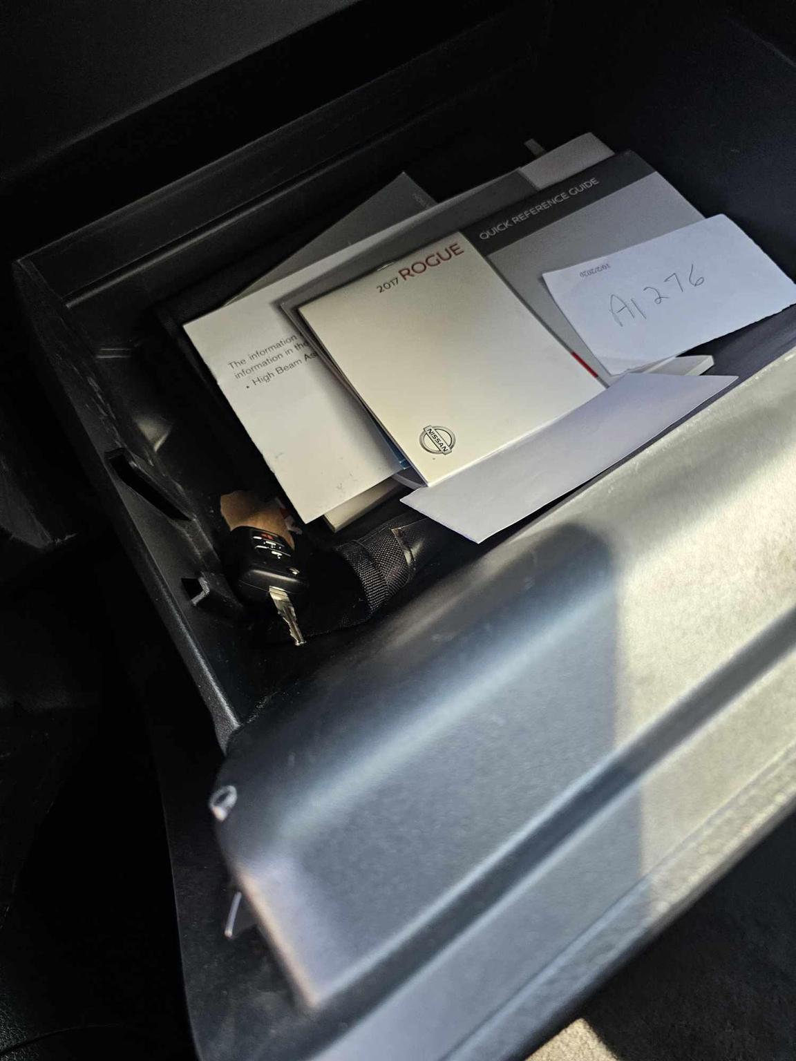 2017 Nissan Rogue SV Sport Utility 4D