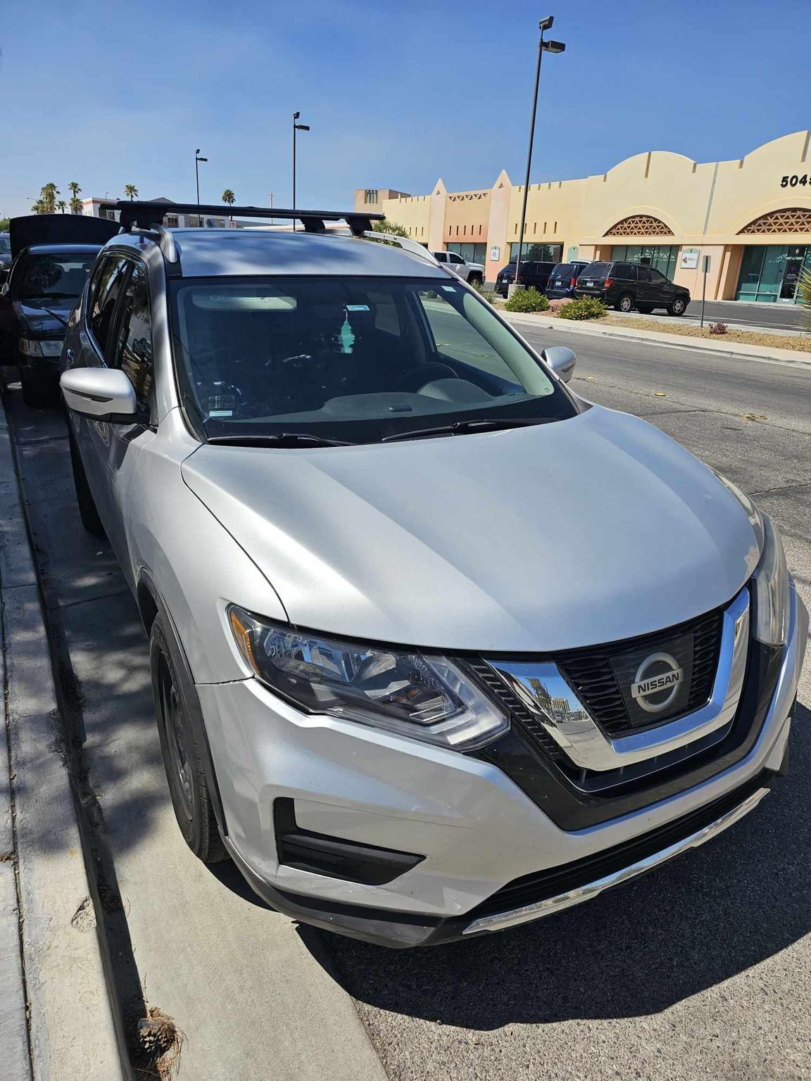 2017 Nissan Rogue SV Sport Utility 4D