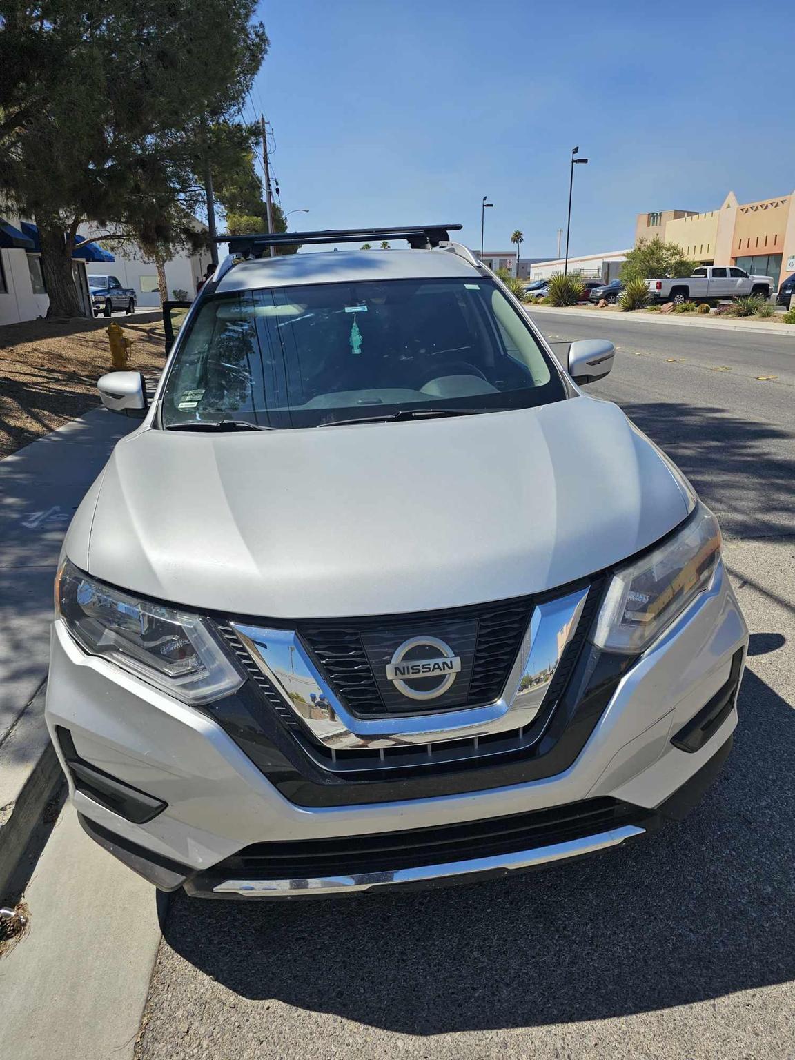 2017 Nissan Rogue SV Sport Utility 4D