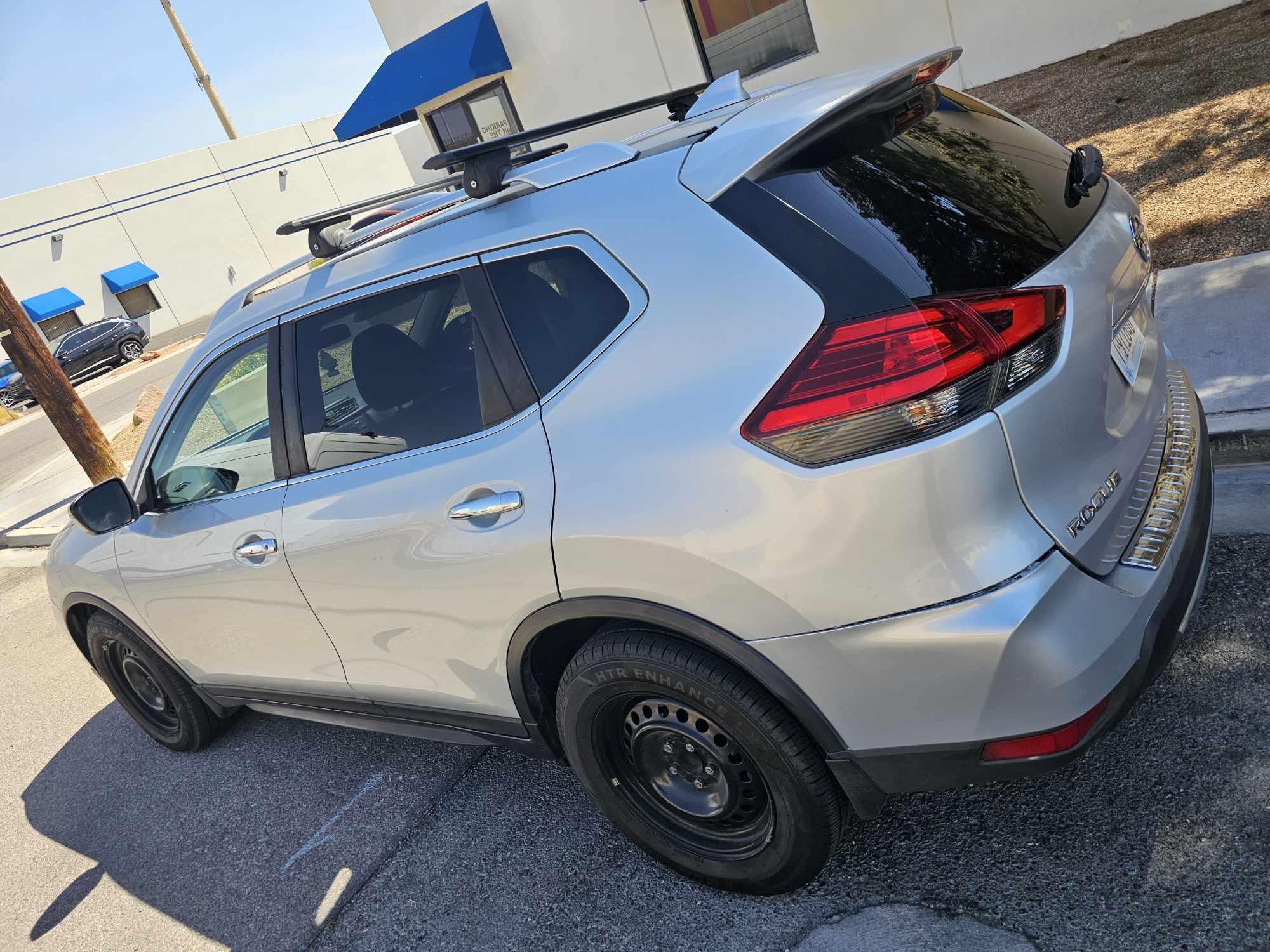 2017 Nissan Rogue SV Sport Utility 4D