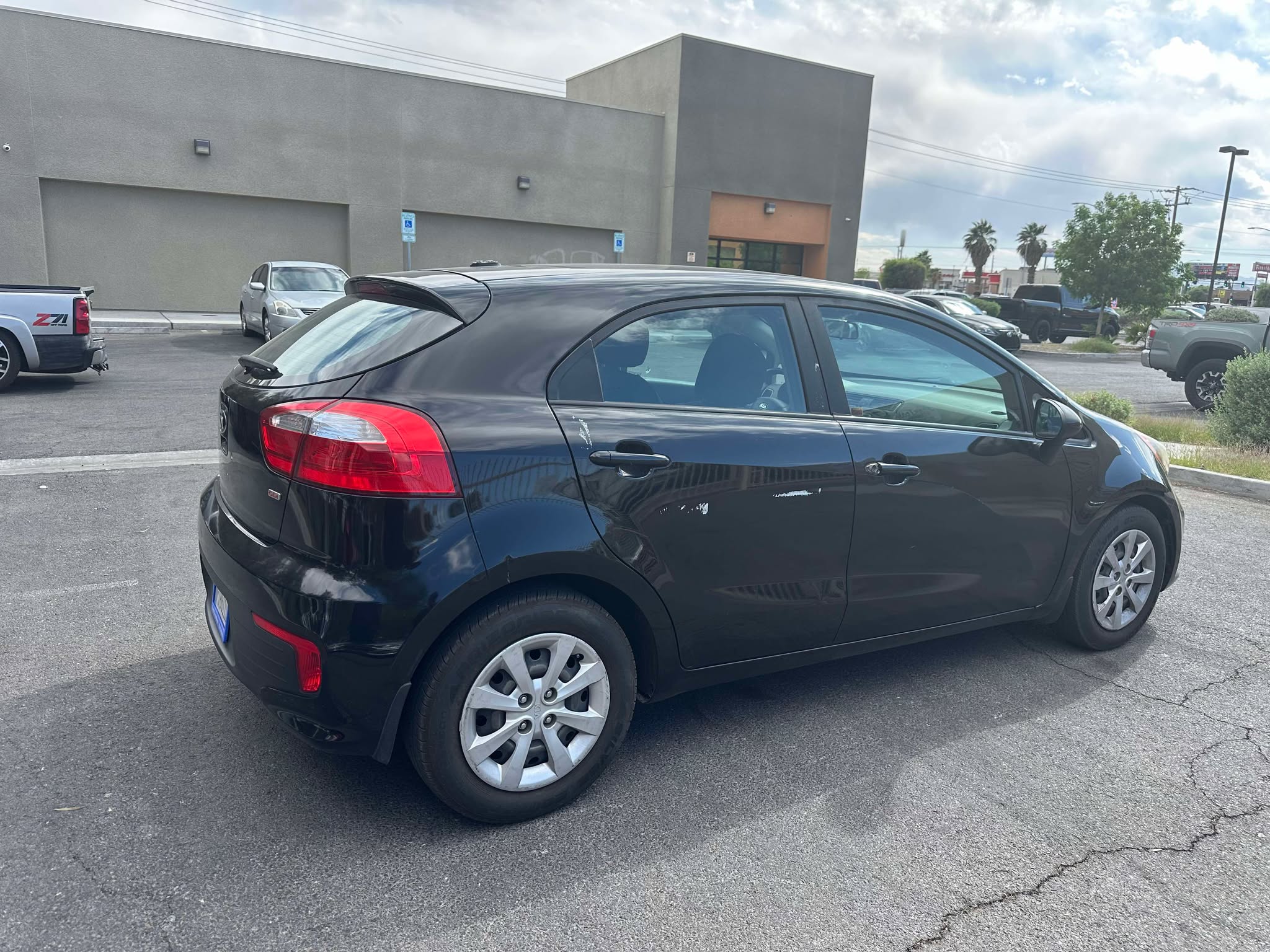 2017 Kia Rio LX Hatchback 4D