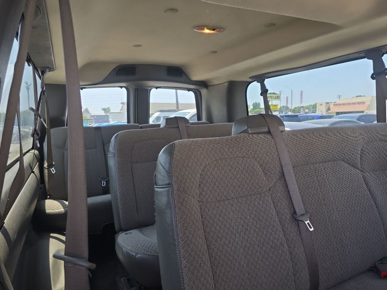 2017 Chevrolet Express 3500 Passenger LT Extended Van 3D