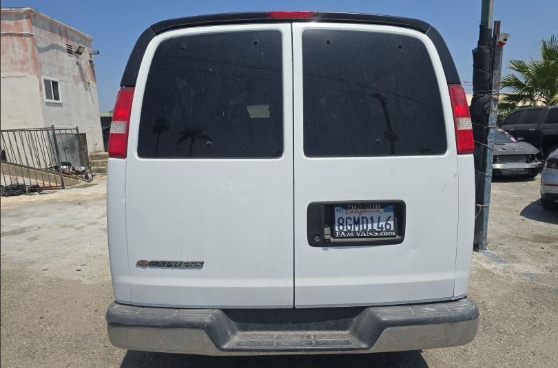 2017 Chevrolet Express 3500 Passenger LT Extended Van 3D