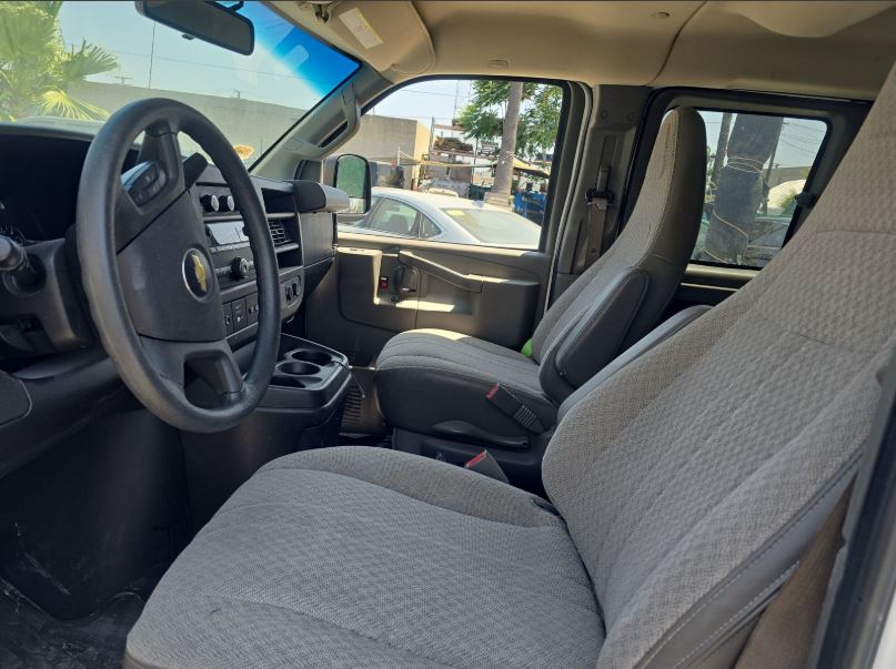 2017 Chevrolet Express 3500 Passenger LT Extended Van 3D