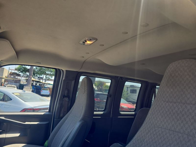 2017 Chevrolet Express 3500 Passenger LT Extended Van 3D