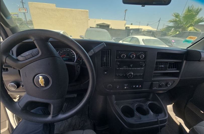 2017 Chevrolet Express 3500 Passenger LT Extended Van 3D