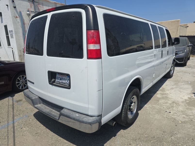 2017 Chevrolet Express 3500 Passenger LT Extended Van 3D