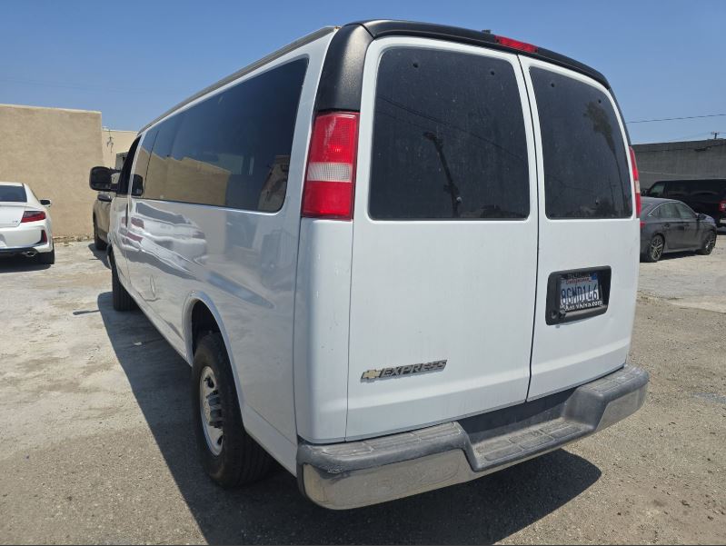 2017 Chevrolet Express 3500 Passenger LT Extended Van 3D