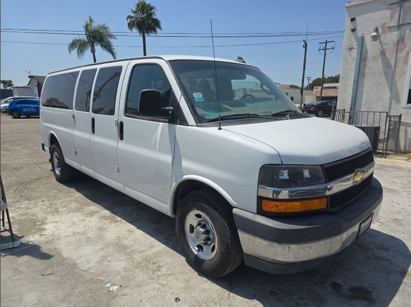 2017 Chevrolet Express 3500 Passenger LT Extended Van 3D