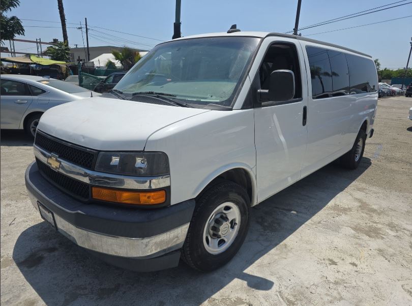 2017 Chevrolet Express 3500 Passenger LT Extended Van 3D